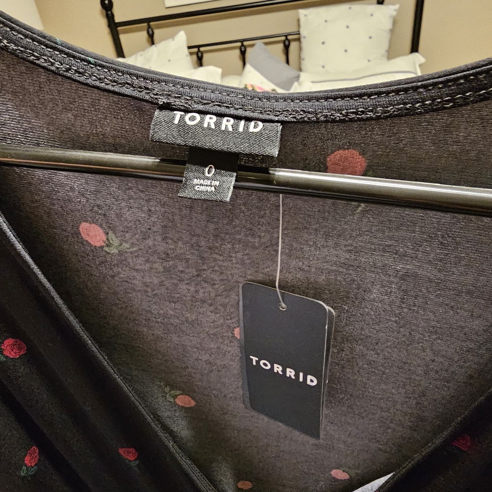 Torrid Black Floral Chiffon Puff Sleeve Blouse